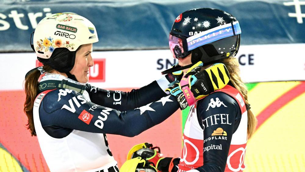 Flachau-Spektakel-Shiffrins-Show-und-ein-skurriler-Sturz