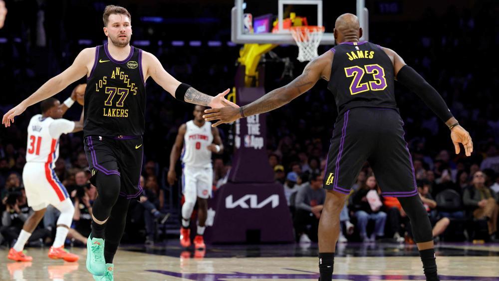 James-und-Doncic-liefern-die-gro-e-Show