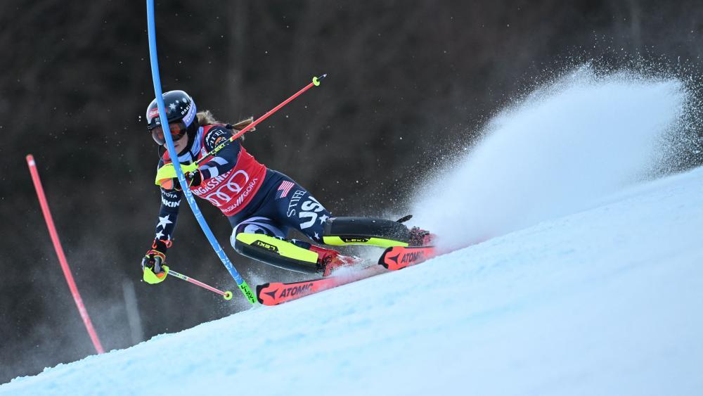 Mikaela Shiffrin entame la deuxième manche en position de poursuivante. © APA/afp / JURE MAKOVEC
