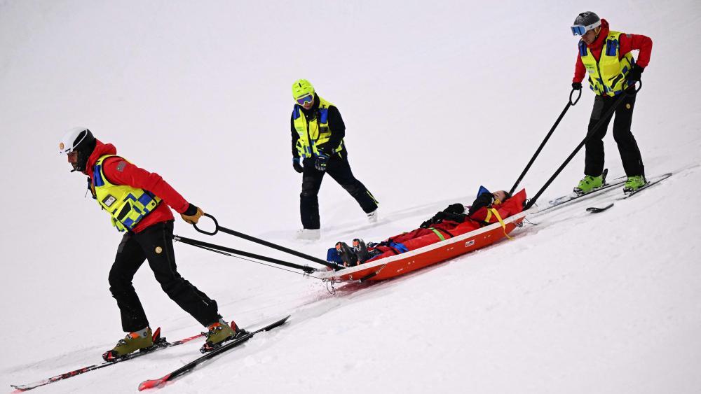 Cassie Sharpe war nach ihrem Sturz bewusstlos. © APA/afp / KIRILL KUDRYAVTSEV