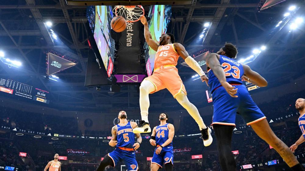 Donovan Mitchell und die Cleveland Cavaliers haben das Topspiel gewonnen. © APA / JASON MILLER