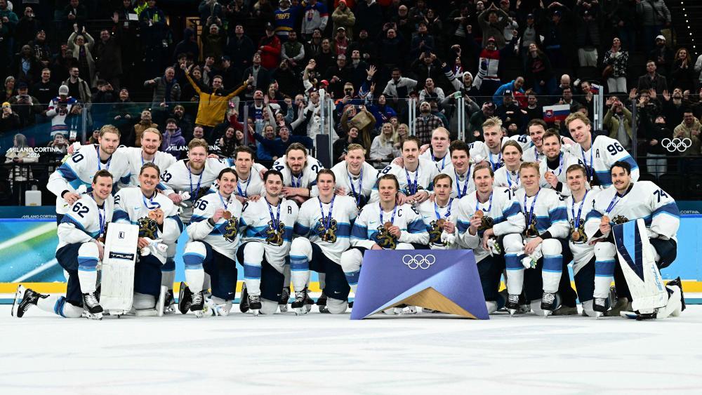 Finnland freute sich über Bronze. © APA/afp / JULIEN DE ROSA