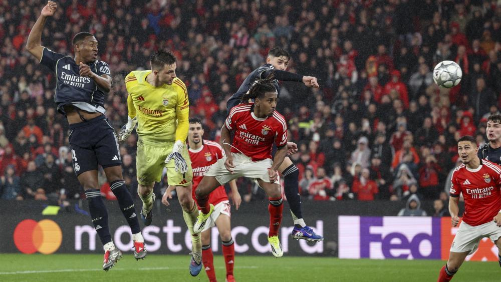 In der CL-Gruppenphase: Goalie Anatolij Trubin (in gelb) erzielte für Benfica gegen Real Madrid einen Torwart-Treffer. © ANSA / MIGUEL A. LOPES