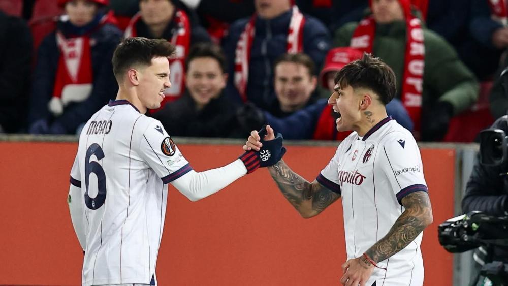 Santiago Castro (rechts im Bild) traf für Bologna © social