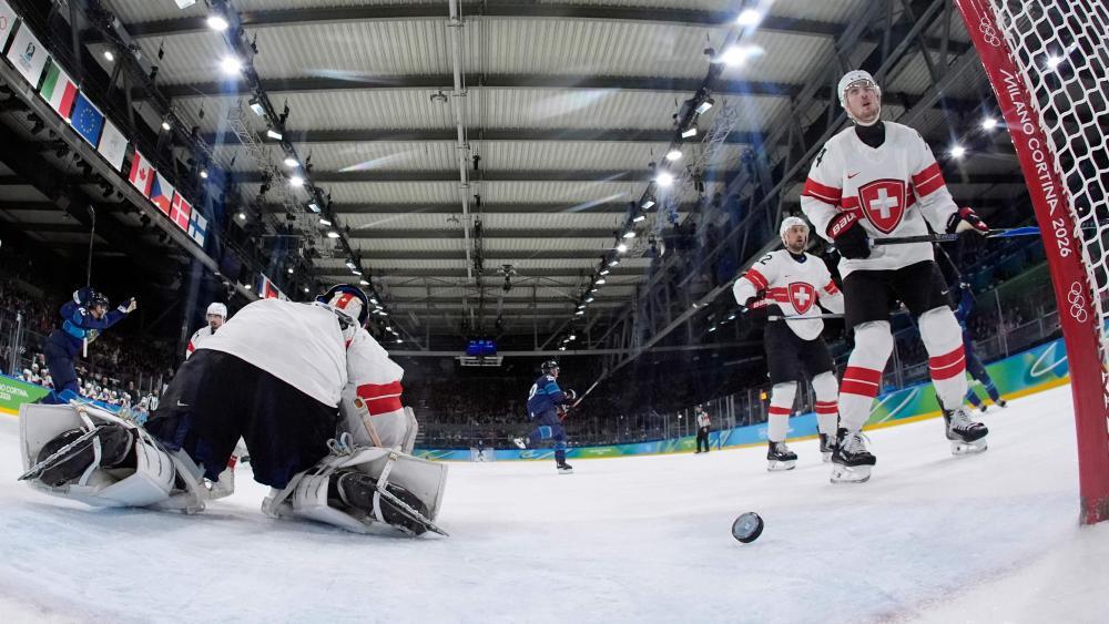 Schweiz-Keeper Leonardo Genoni zeigte eine bärenstarke Leistung, konnte die Niederlage aber nicht verhindern. © APA/afp / PETR DAVID JOSEK