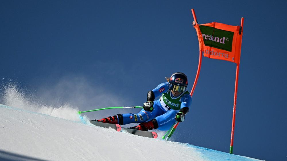 Sofia Goggia kämpft noch um die Abfahrtskugel. © APA/afp / LIONEL BONAVENTURE