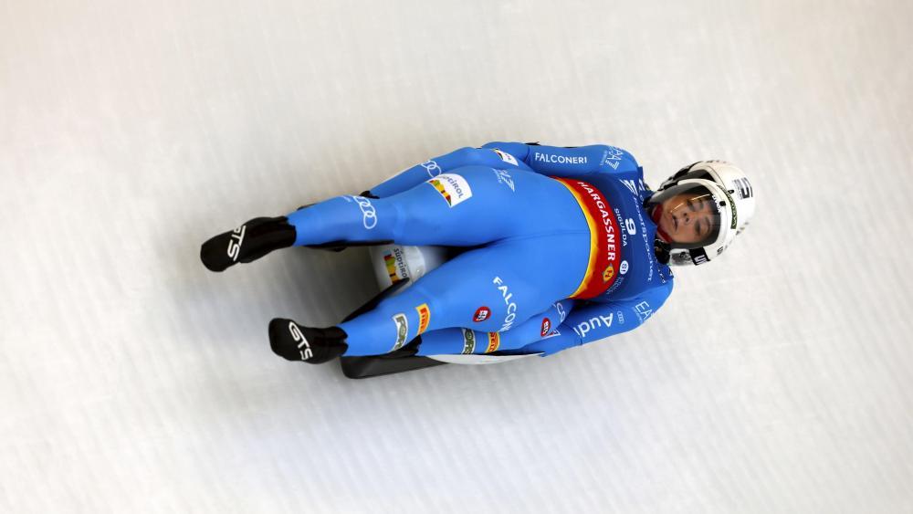 Andrea Vötter und Marion Oberhofer standen mit der Team-Staffel auf dem Podest. © ANSA / TOMS KALNINS