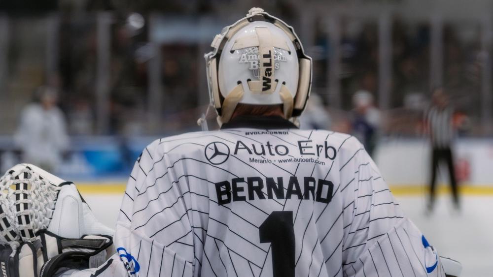 Andreas Bernard, goalkeeper for HC Meran. © Social Media / KHL Sisak