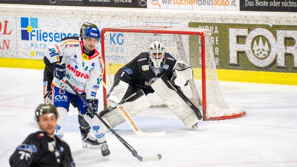 Andy Bernard und der HC Meran kämpfen in Asiago um den Halbfinal-Einzug. © BK Photo