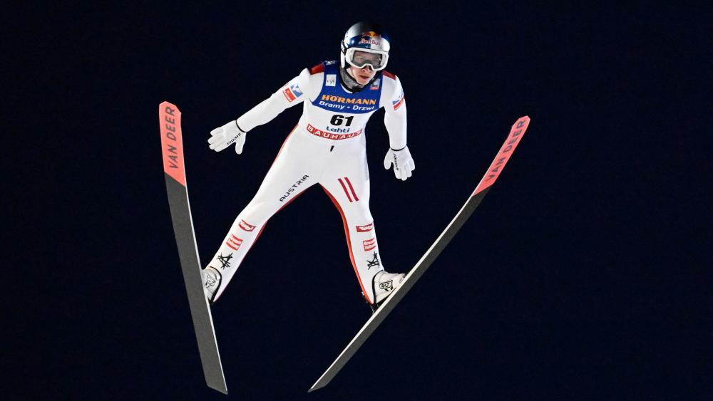 Daniel Tschofenig segelte in Lahti am Weitesten. © APA/afp / EMMI KORHONEN