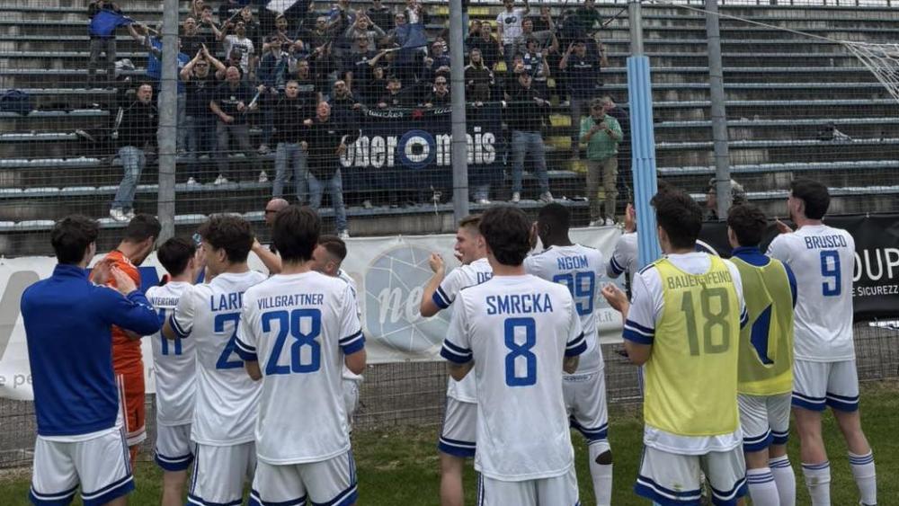 Die FCO-Kicker und ihr mitgereister Fan-Anhang durften jubeln. © Facebook