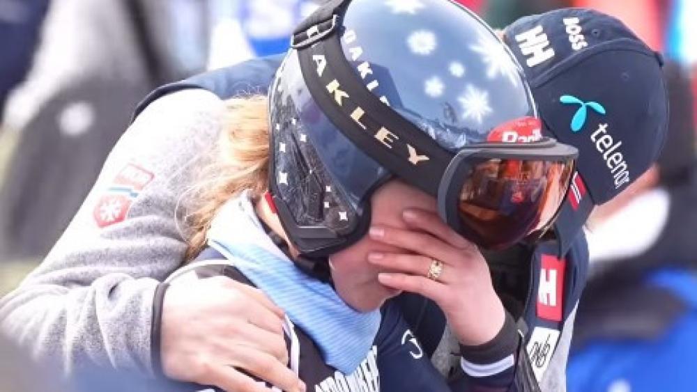 Eine emotionale Szene beim Weltcupfinale. © Screenshot