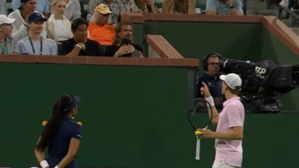 Jannik Sinner stellte den Fan zur Rede.