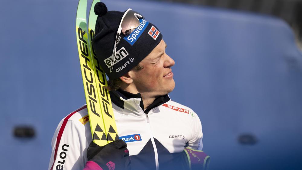 Langlaufstar Johannes Hösflot Kläbo kann am Weltcupfinale teilnehmen. © ANSA / Jussi Eskola