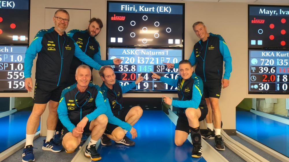 Naturns mit  Florian Schlögl (vorne links) freute sich  über einen neuen Mannschaftsbahnrekord.
