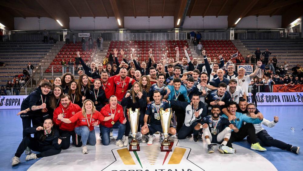 Salerno (bei den Damen) und Syrakus (bei den Herren) jubeln über den Pokalsieg. © Luigi Canu