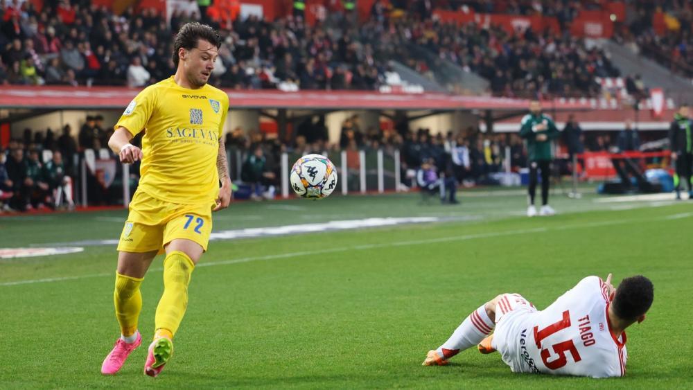 Simone Zanon (links) spielt bei Carrarese groß auf. © Carrarese Calcio