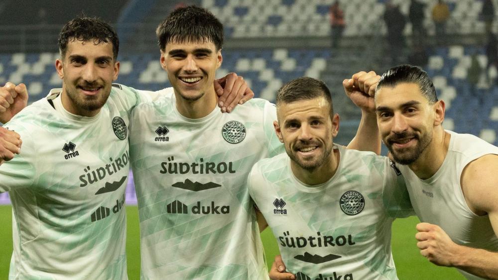 So jubeln Südtiroler, von links: Emanuele Pecorino, Raphael Kofler, Daniele Casiraghi und Silvio Merkaj. © FC Südtirol