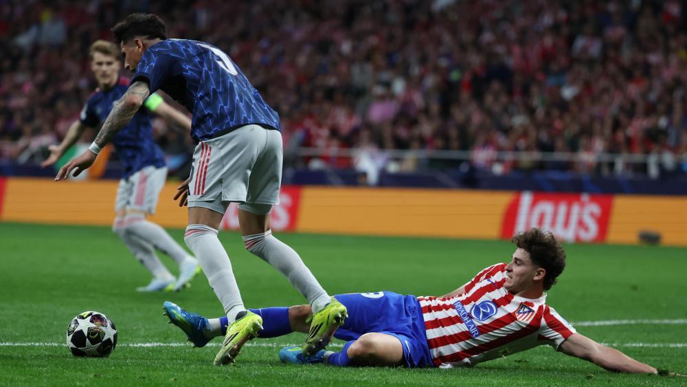 Atletico-Torschütze Julian Alvarez im Kampfmodus: Der Argentinier traf vom Elfmeterpunkt. © ANSA / Kiko Huesca