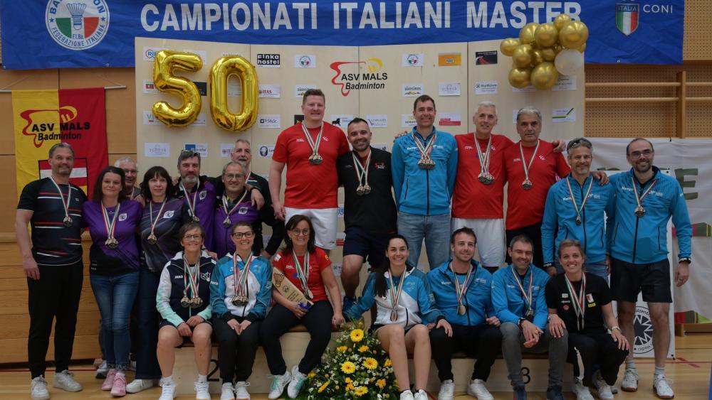 Die Medaillengewinner in Mals beim Gruppenfoto.