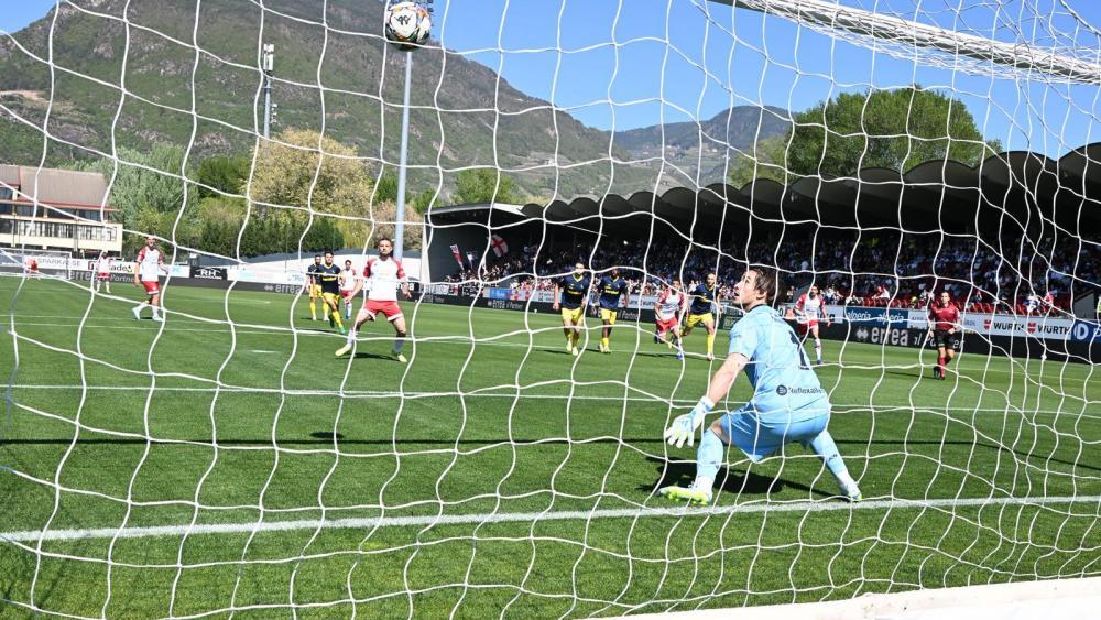 Hier verschoss Daniele Casiraghi den Elfmeter gegen Modena. © DLife/Luca Ognibene