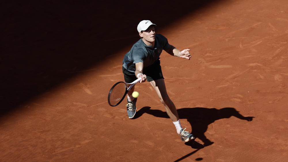 Jannik Sinner spielt dieser Tage das Sandplatzturnier in Madrid. © ANSA / SERGIO PEREZ