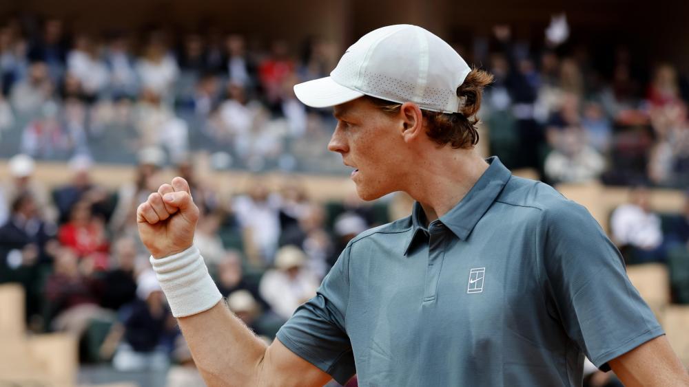 Jannik Sinner startet am Freitag ins Masters von Madrid. © ANSA / SEBASTIEN NOGIER