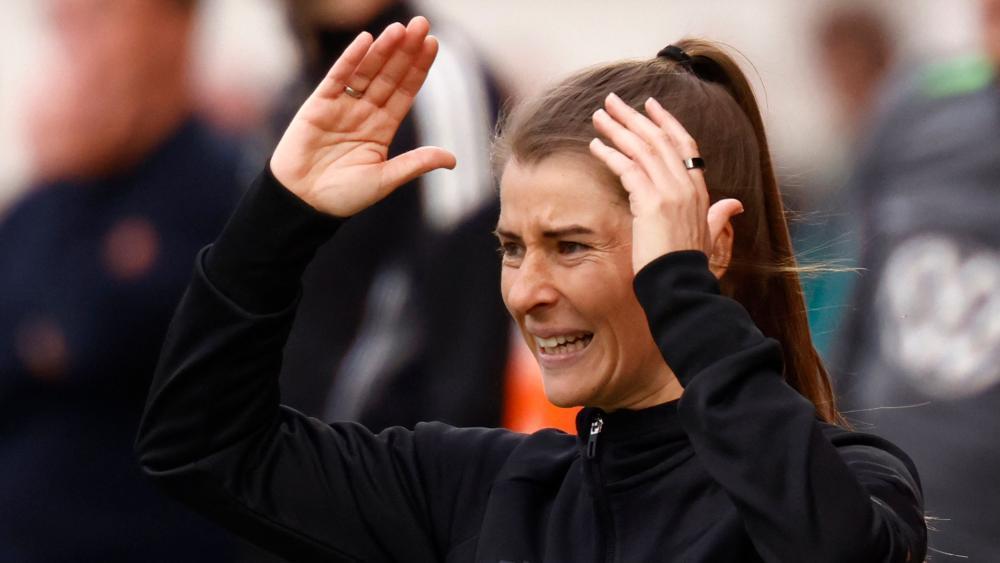 Marie-Louise Eta verlor bei ihrem Debüt als Cheftrainerin von Union Berlin mit 1:2 gegen Wolfsburg. © APA/afp / ODD ANDERSEN