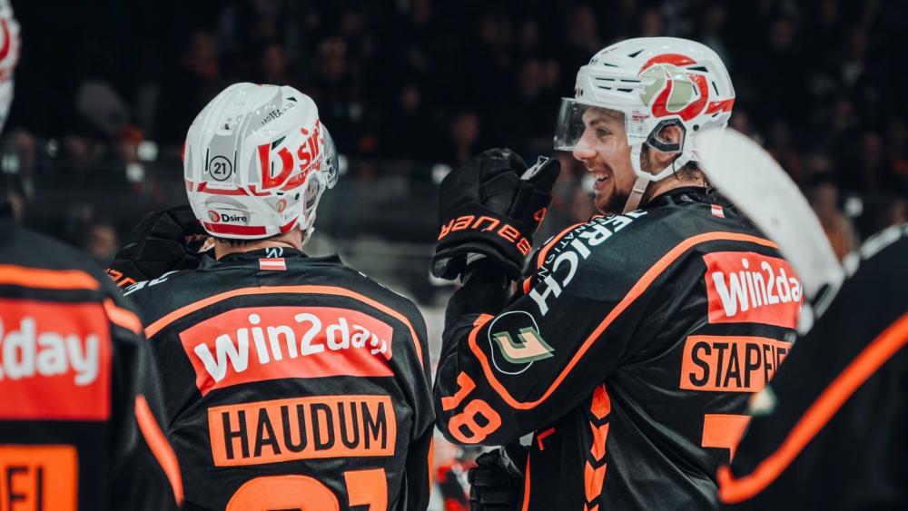 Paul Stepelfeldt (rechts) hat sich  mit Graz zum Meister gekürt. © Graz99ers