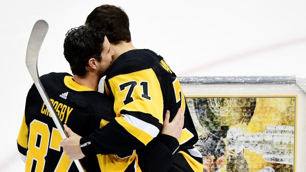 Spielen auch im hohen Eishockeyalter noch groß auf: Sidney Crosby (links) und Evgeni Malkin. © GETTY IMAGES NORTH AMERICA / EMILEE CHINN