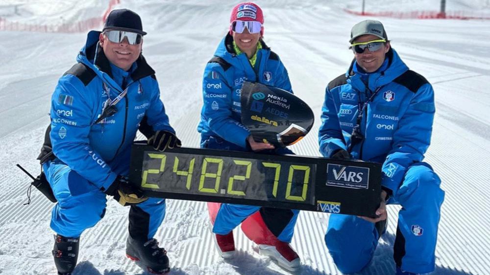 Valentina Greggio freut sich über ihre neue Bestmarke. © FISI