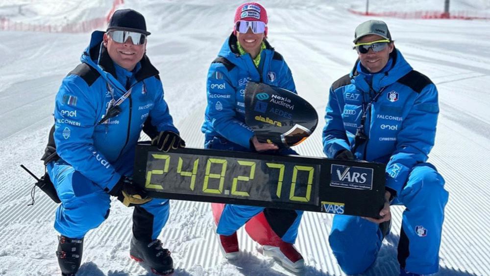 Valentina Greggio freut sich über ihre neue Bestmarke. © FISI