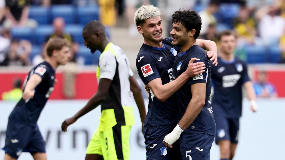 Während Hoffenheim feierte, ließ Dortmund die Köpfe hängen. © ANSA / RONALD WITTEK