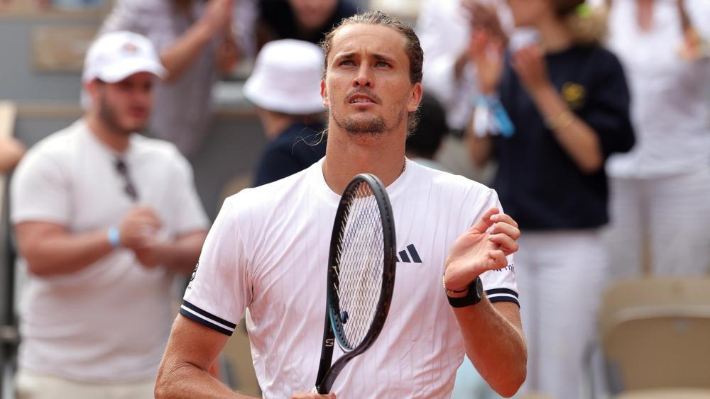 Alexander Zverev zeigte keine Glanzleistung, steht aber im Viertelfinale. © ANSA / TERESA SUAREZ