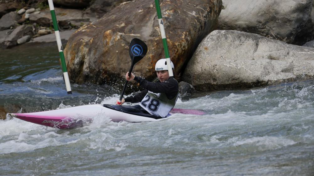 Carolin Schaller auf der Etsch.