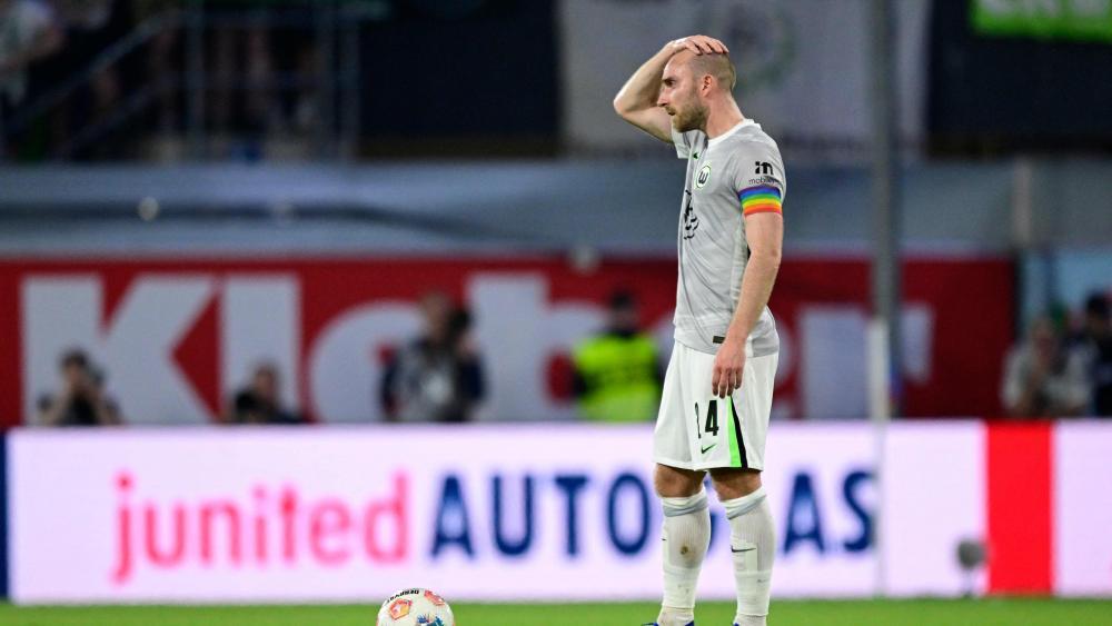 Christian Eriksen stieg mit Wolfsburg ab. © APA/afp / INA FASSBENDER