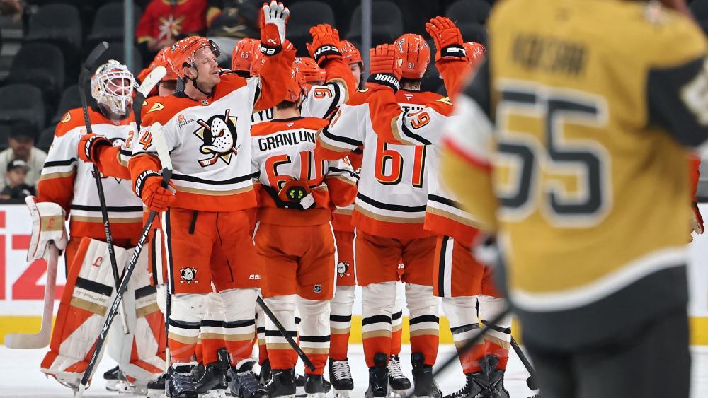 Die Ducks gewann auswärts bei den Vegas Golden Knights. © APA / ETHAN MILLER