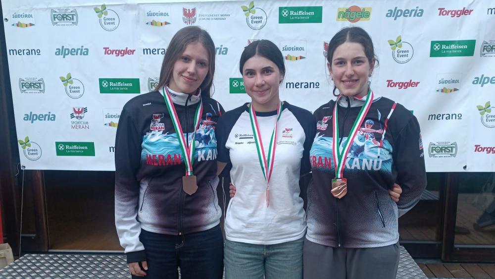 Für die Slalom-Kanutinnen des SCM gab es im Teamwettkampf die Bronzemedaille.