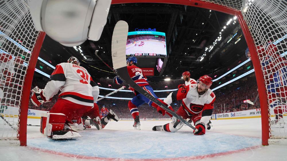 Goalie Frederik Andersen ließ mit den Hurricanes nichts anbrennen. © APA / BRUCE BENNETT