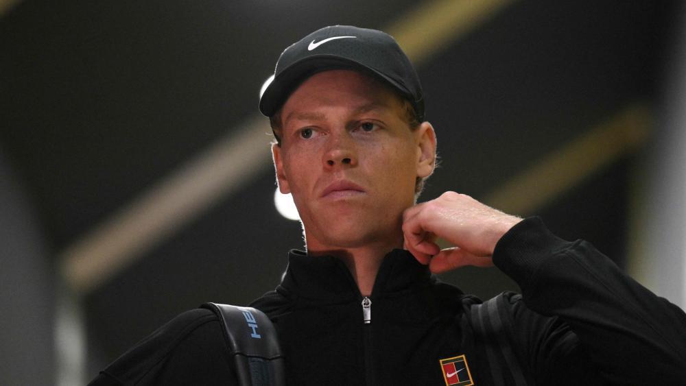 Jannik Sinner greift nach seinem ersten Turniersieg in Rom. © APA/afp / TIZIANA FABI