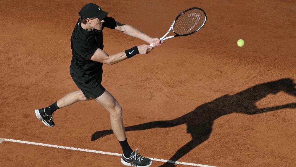 Jannik Sinner hat den erstmaligen Turniersieg in Rom im Visier. © APA/afp / TIZIANA FABI