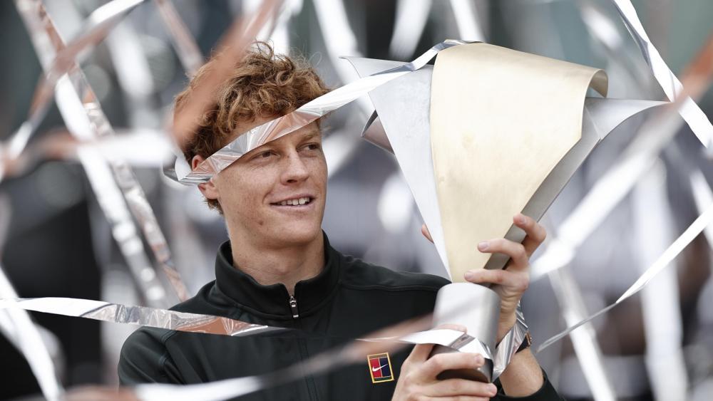 Jannik Sinner hat sich in Madrid die Krone aufgesetzt. © ANSA / SERGIO PEREZ