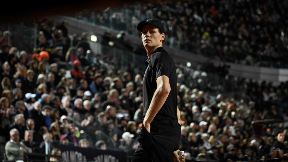 Jannik Sinner kämpft ums Finale. © APA/afp / TIZIANA FABI