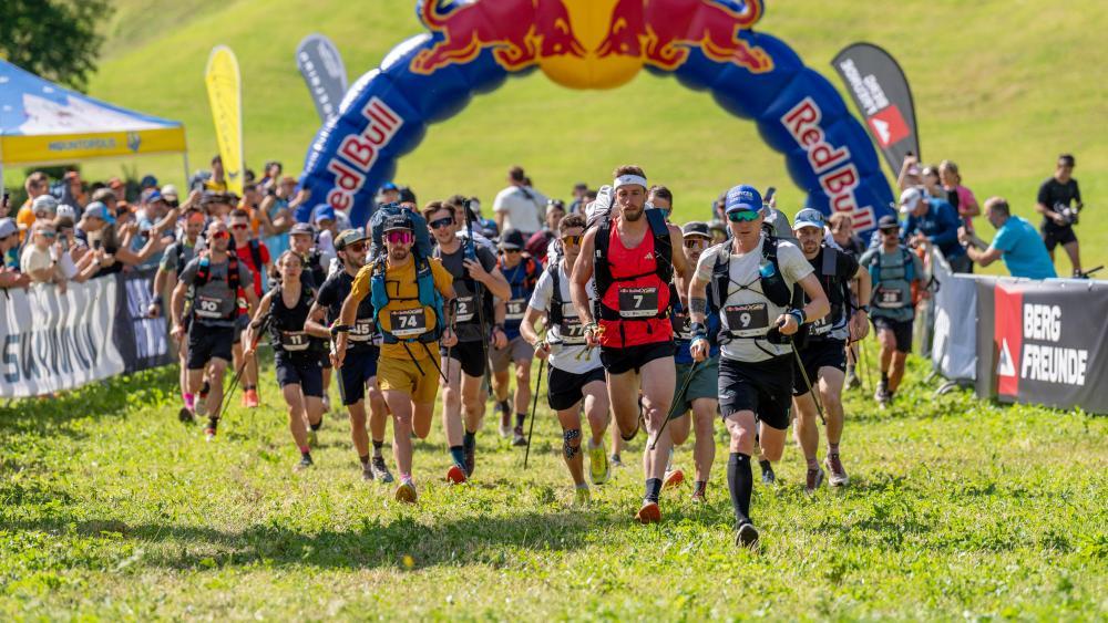 Lukas Hofer (rechts) war beim Red Bull X-Alps Challenger dabei. © Red Bull X-Alps / Christian Lorenz / CHRISTIAN LORENZ