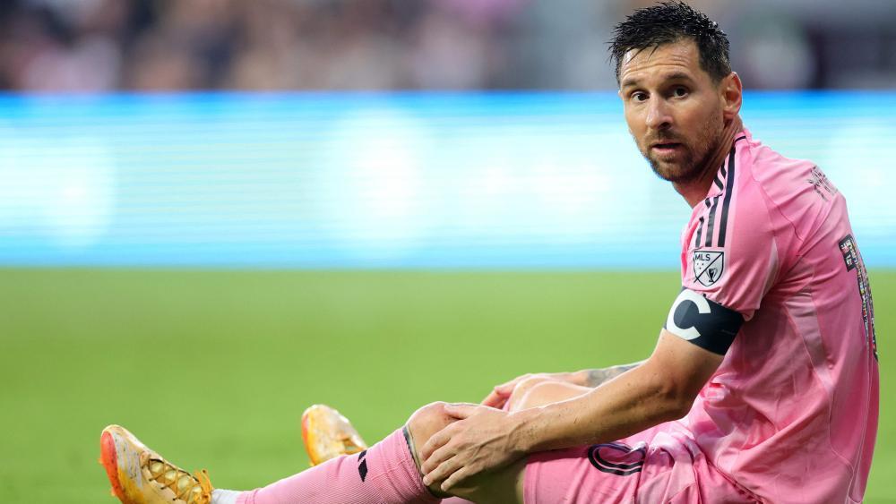 Messi musste verletzt ausgewechselt werden. © APA / MEGAN BRIGGS
