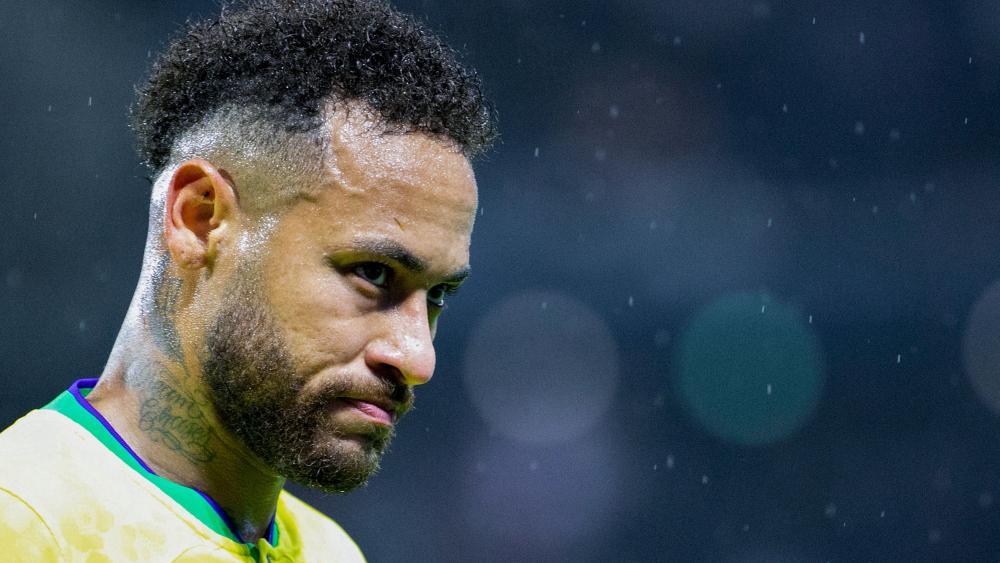 Neymar fährt zur Weltmeisterschaft. © APA/afp / LOU BENOIST