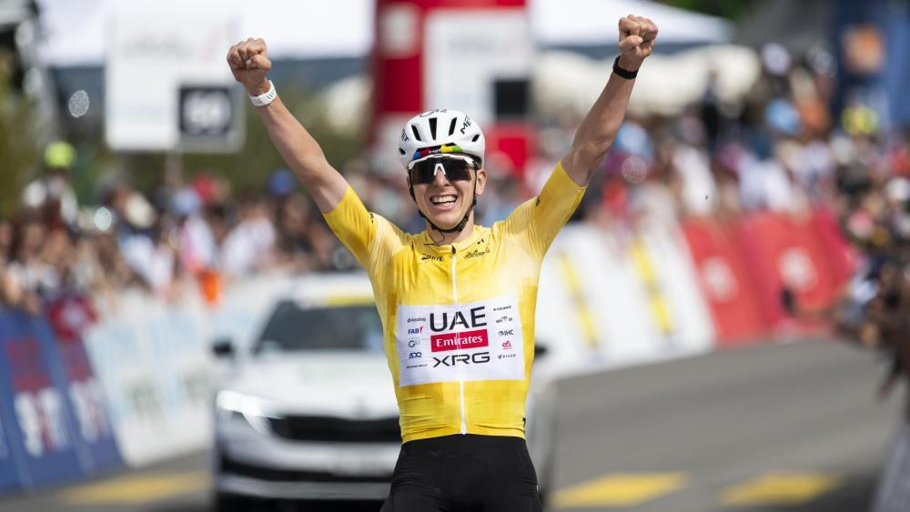Tadej Pogacar hat seinen dritten Etappensieg bei der Tour de Romandie gefeiert. © ANSA / JEAN-CHRISTOPHE BOTT