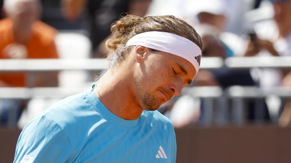 Tennis-Star Alexander Zverev polterte los. © ANSA / FABIO FRUSTACI
