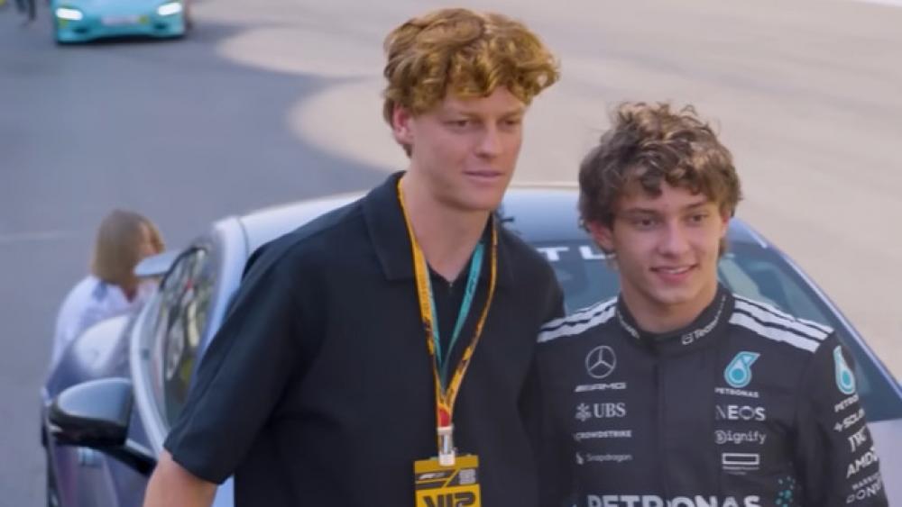 Zwei Phänomene unter sich: Jannik Sinner und Kimi Antonelli © Screenshot