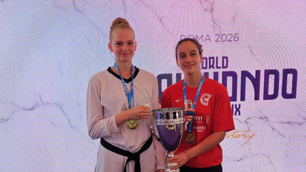 Anna Gruber (links) holte Gold und Zoé Güeli Bronze.